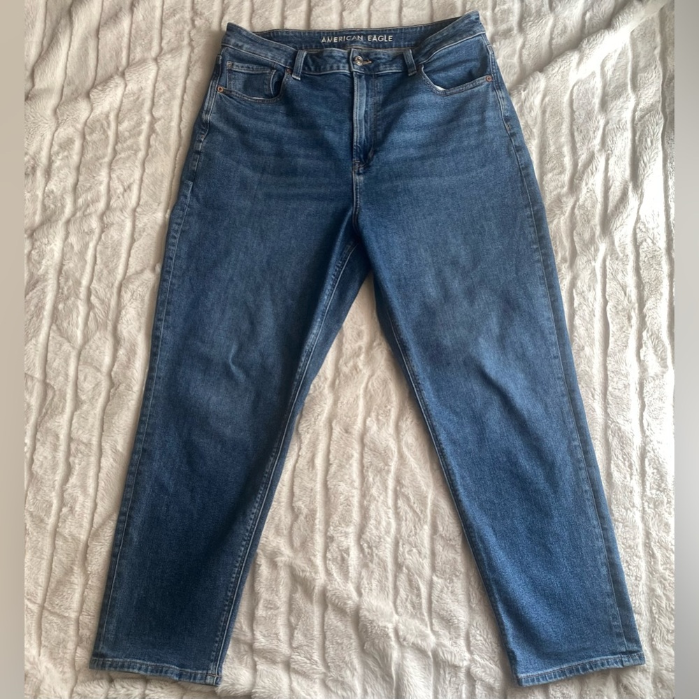 Size 14 american eagle stretch mom jeans in medium blue wash